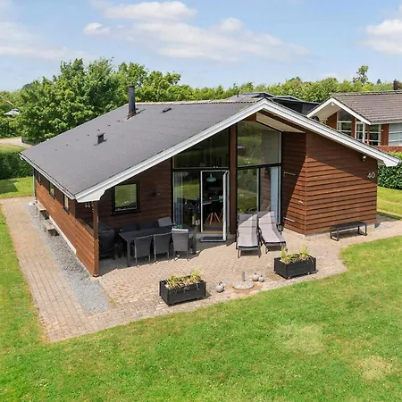 Casa de Férias Stunning Home In Haderslev With Sauna